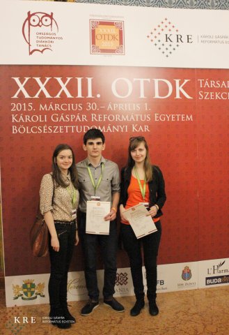 OTDK fal előtt készült képek